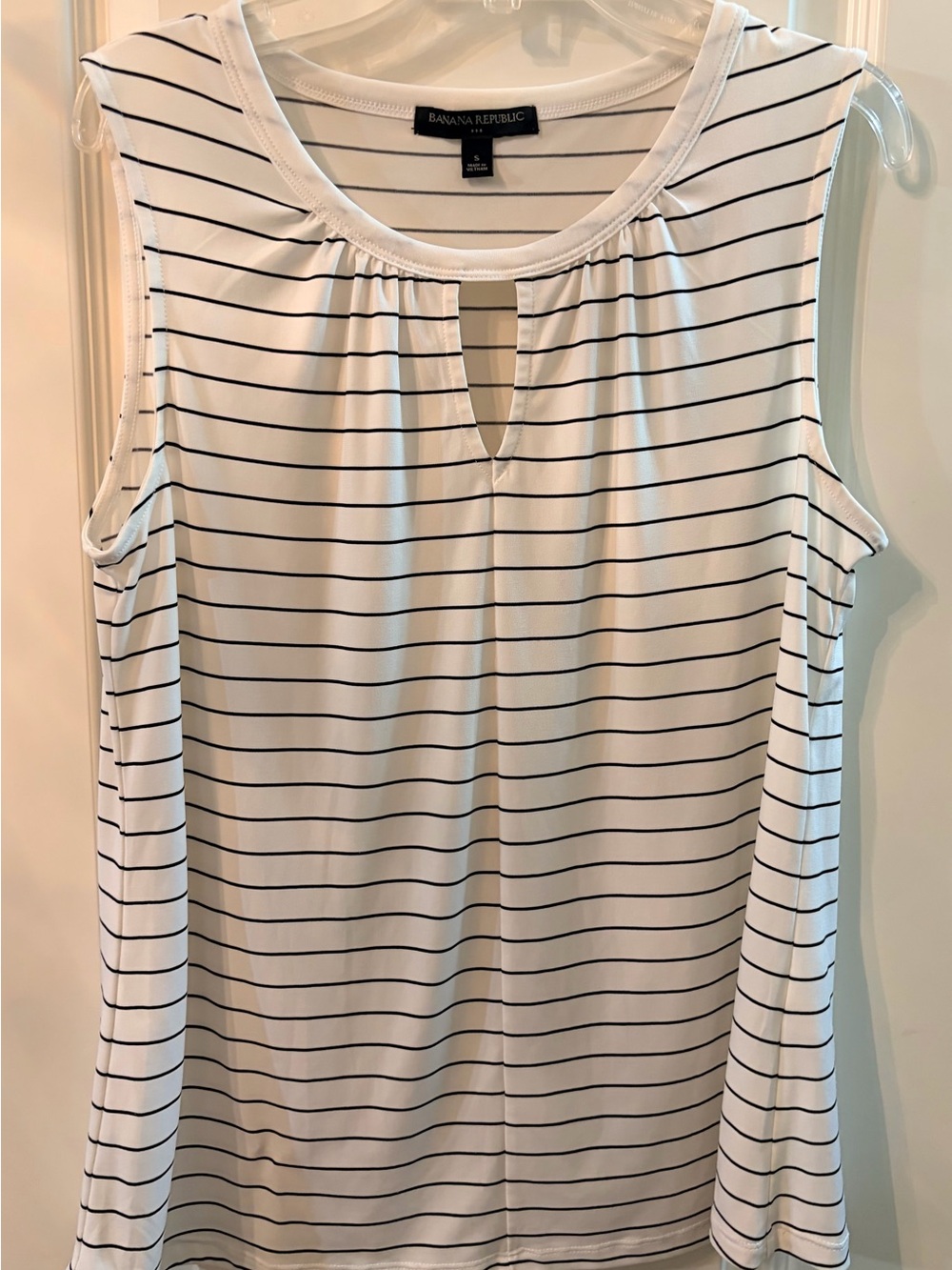 Banana Republic White and Black Striped Sleeveless Keyhole Camisoles
